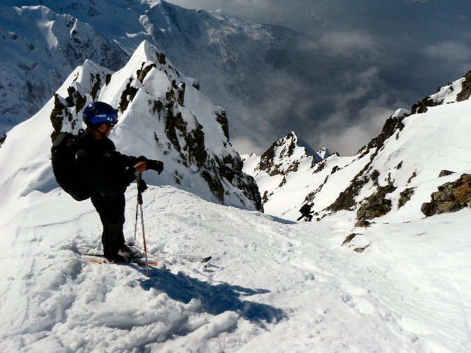 Pic des Grandes Lanches (37).jpg - Puis attaque en ski dans un passage  prs de 50...
